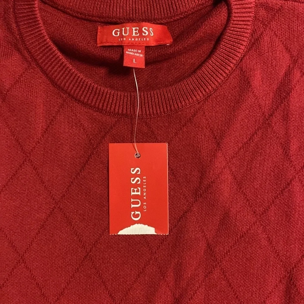 NWT🍍GUESS SWEATER🍍SIZE LARGE🍍O-1